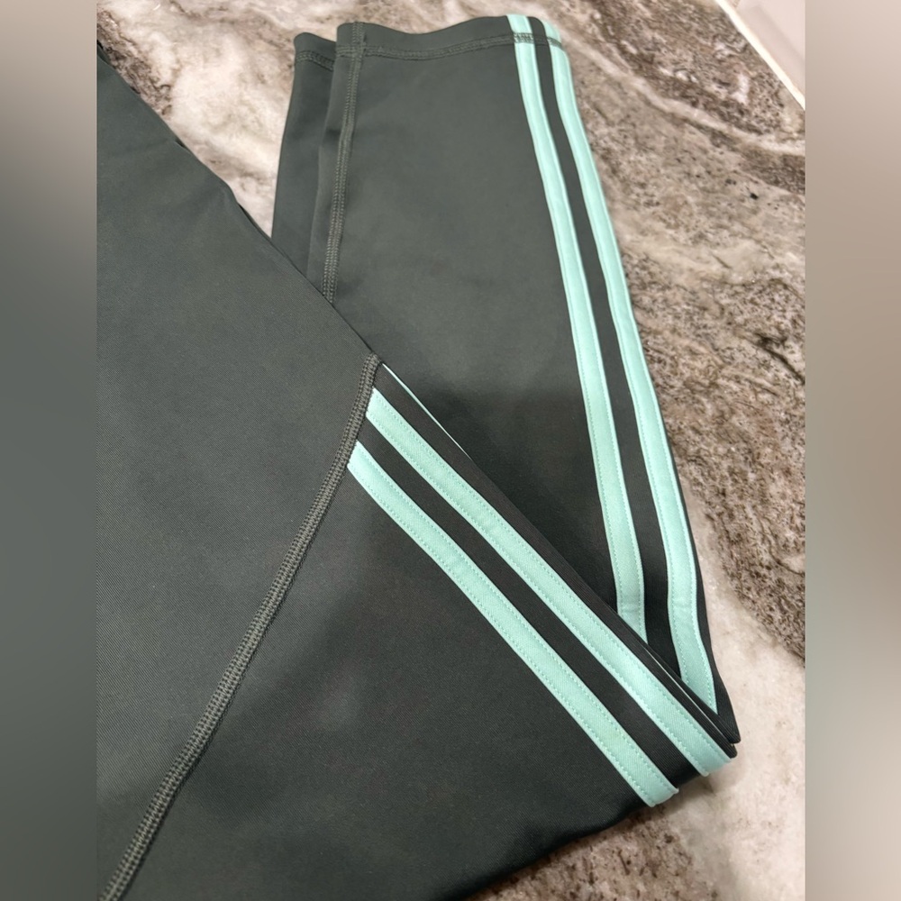 Green adidas 3-stripe leggings, SIZE: L - Picture 3 of 8